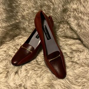 Beautiful Etiene Aigner Burgundy Pump.
